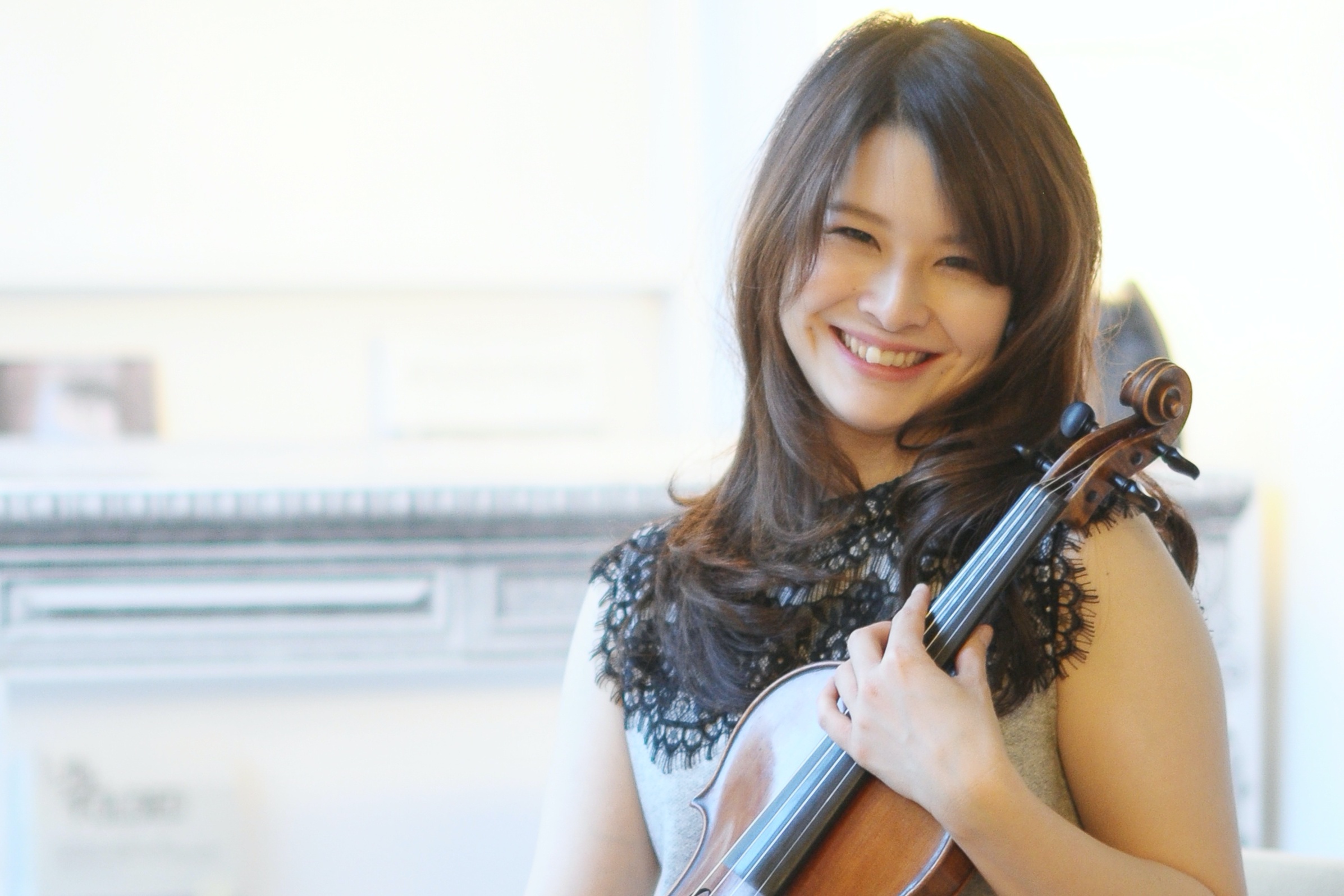 写真：Violinist 武田知奈津～家からのんびりコンサート